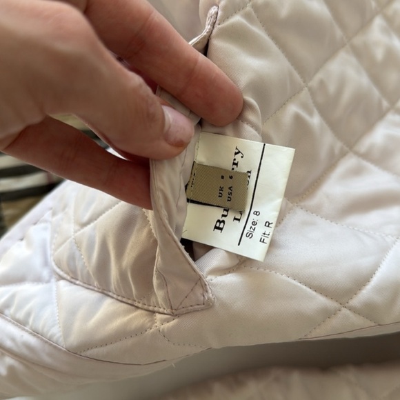 Burberry Quilted Jacket with Plaid Design - Picture 15 of 15